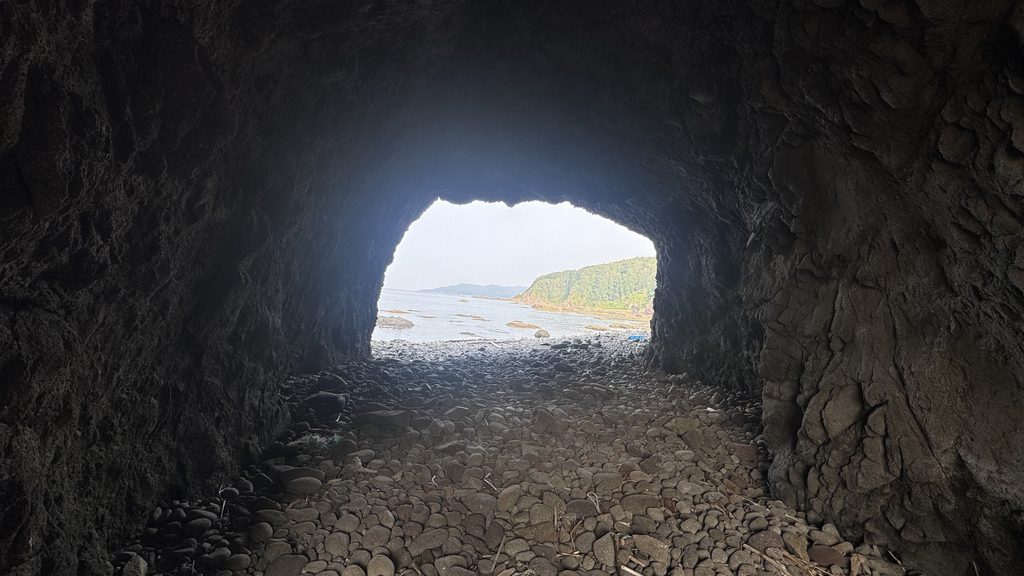 せたな町　マンモス岩